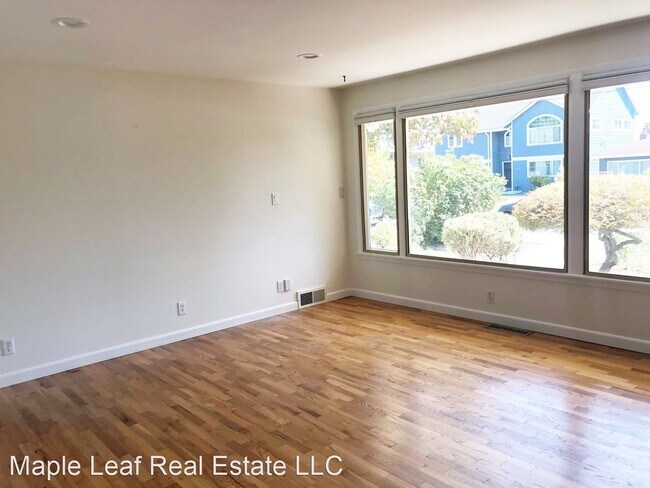 Foto del edificio - 3 br, 2 bath House - 2621 25th Ave. W,