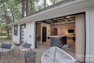 Building Photo - 3945 Rockfern Rd