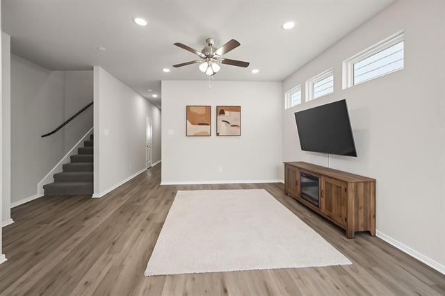 Foto del edificio - 3225 Hampton Dr