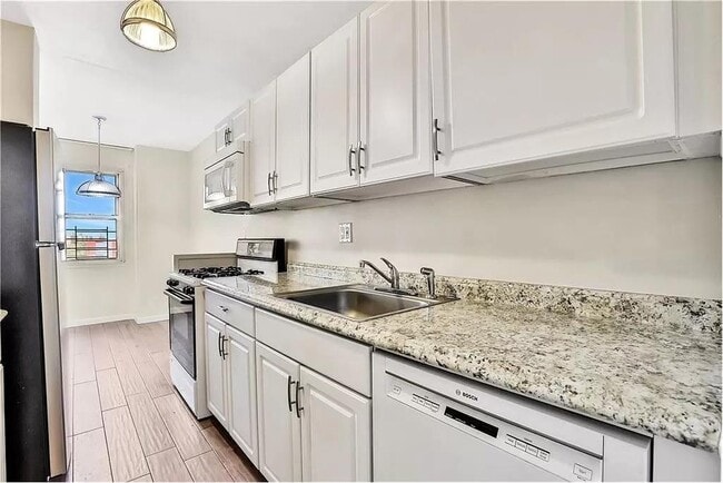 Foto del edificio - 2928 W 5th St