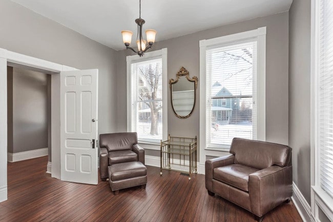 Building Photo - 1340 N Park Ave