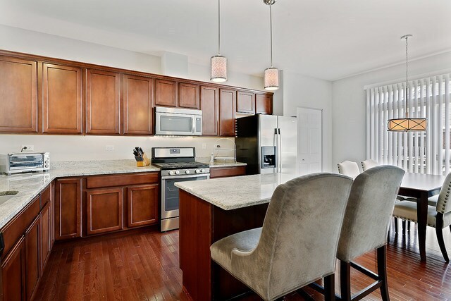 Building Photo - 10619 W 153rd St