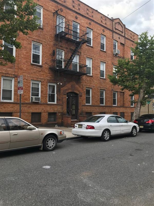 Primary Photo - 18 Vroom St