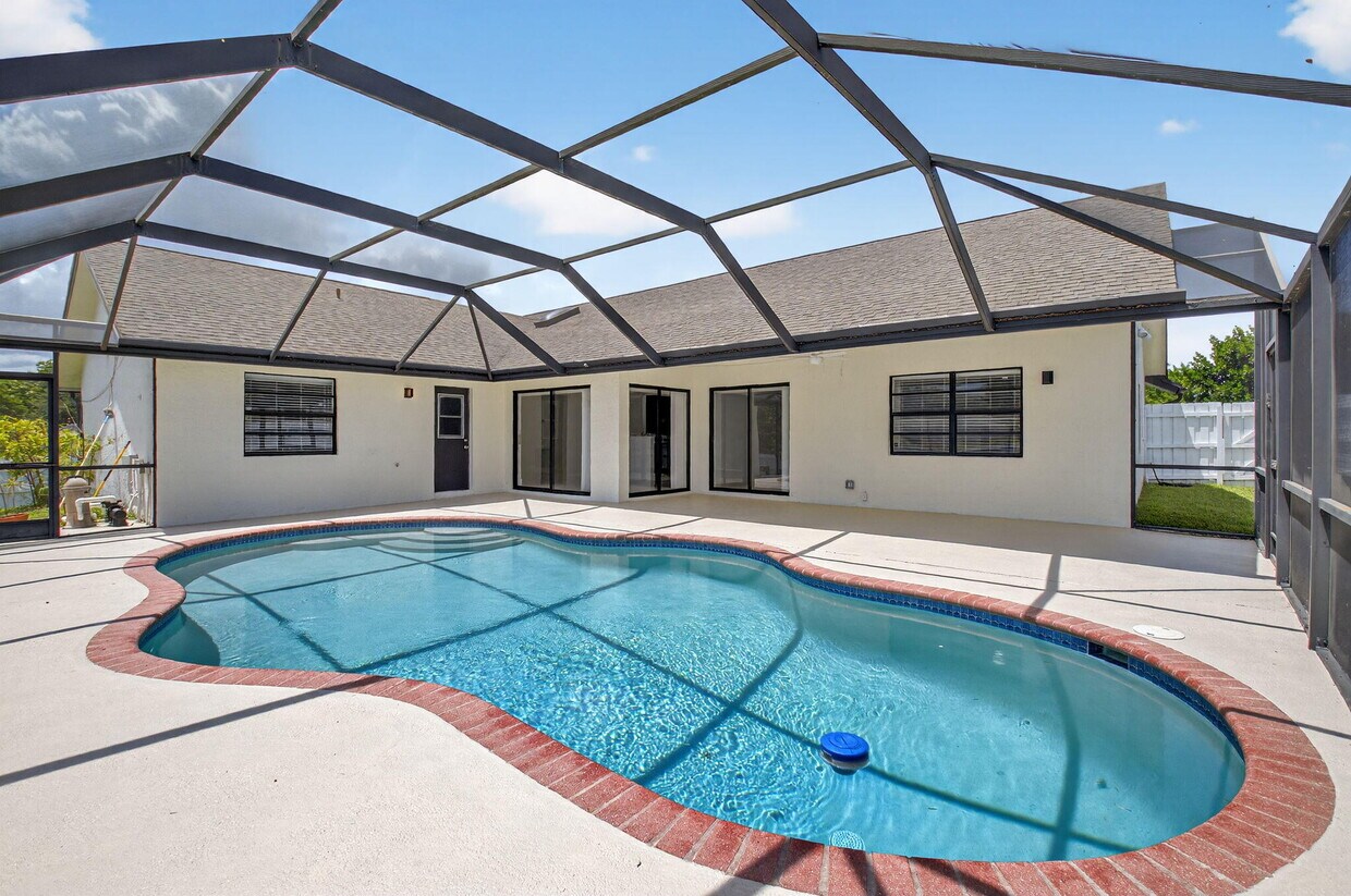 Primary Photo - 488 NW 13th St