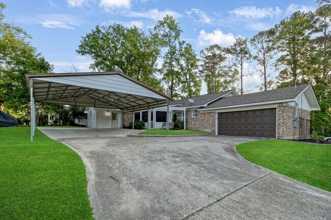 Foto del edificio - 403 E Lake Dr