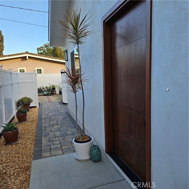 Building Photo - 14804 Tacuba Dr