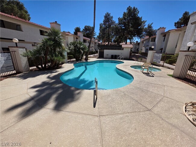 Foto del edificio - 6671 W Tropicana Ave