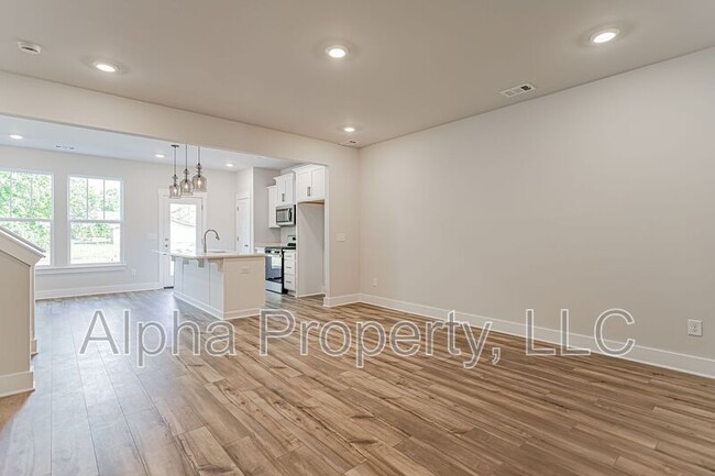 Building Photo - 204 Keel Ln