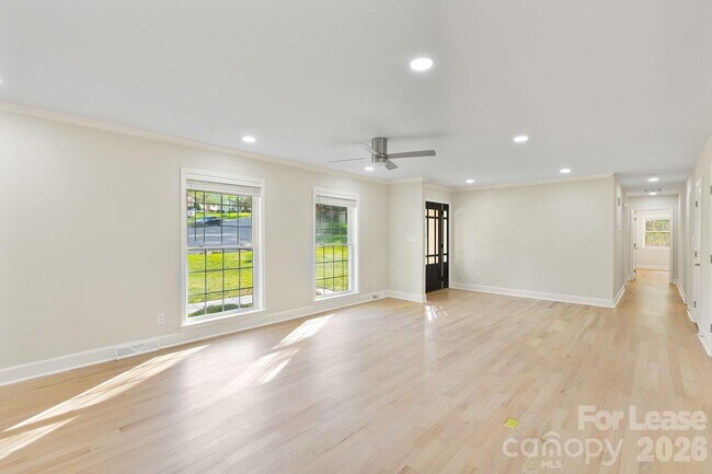 Foto del edificio - 100 Chadmore Dr