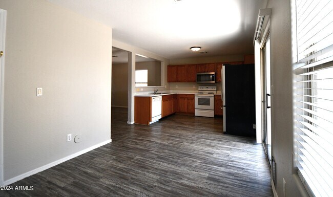 Building Photo - 2387 E Meadow Creek Way