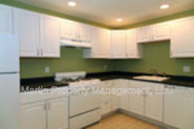 Building Photo - 16 Kenmar Dr