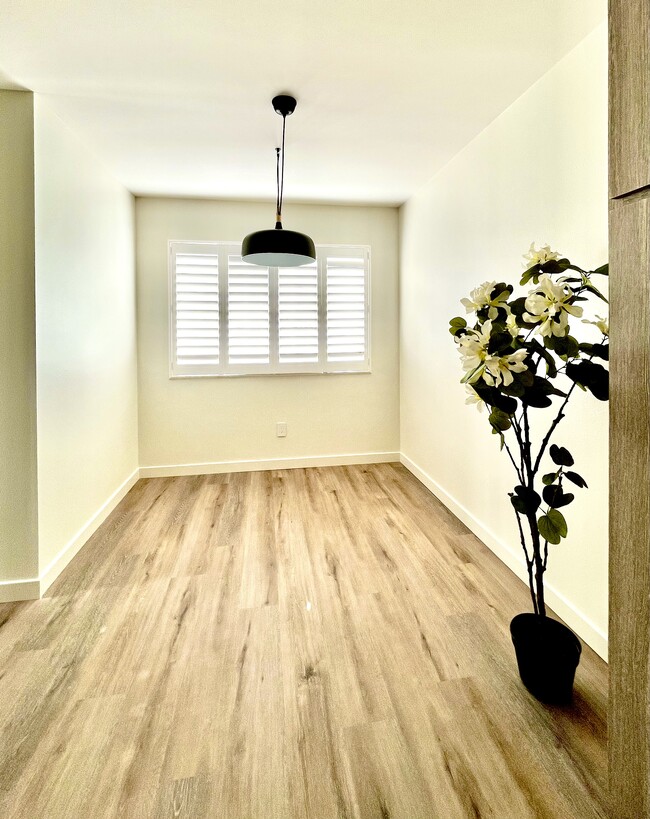 Dining Room - 3450 2nd Ave