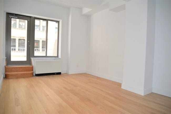 Building Photo - 3 bedroom in NEW YORK NY 10005