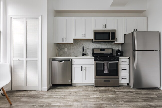 Foto del edificio - 320 Central Ave