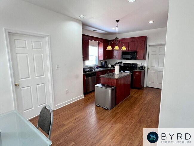 Foto del edificio - 1705 Lakeview Ave