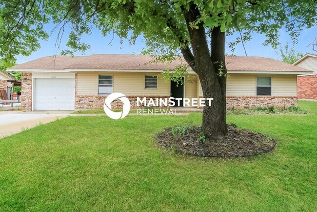 Foto del edificio - 3 Bedroom Pet-Friendly Home in CHOCTAW, OK...