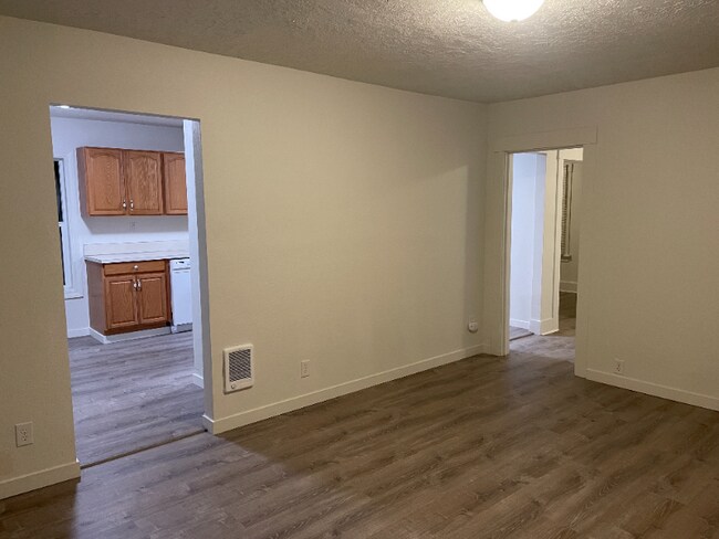 Building Photo - 640 17th Ave
