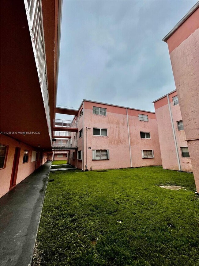 Foto del edificio - 19729 SW 114th Ave