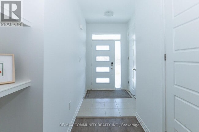 Building Photo - 3094 Sideline 16