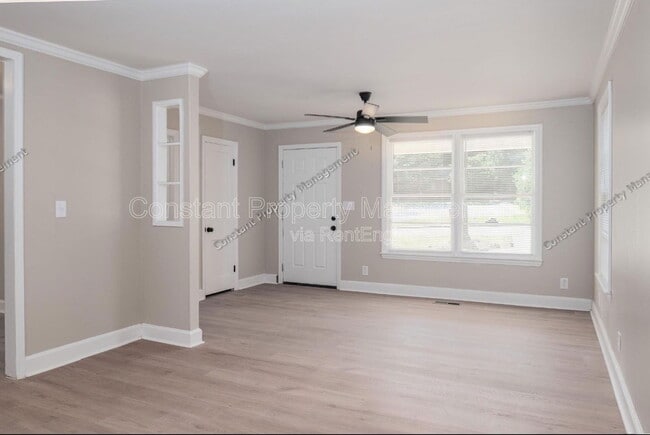 Building Photo - 489 Forest Ave