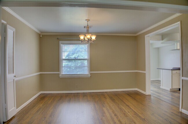 Foto del edificio - Well Maintained Midtown Home