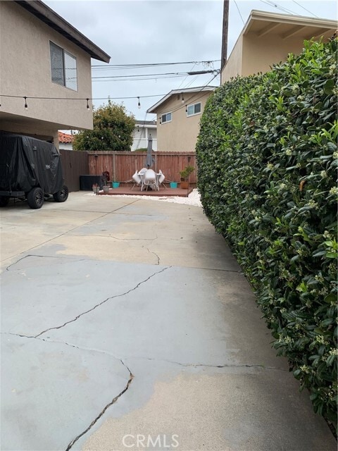 Building Photo - 317 Encino Ln