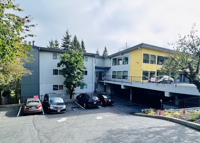 Building Photo - 4 - Mountain View Apts