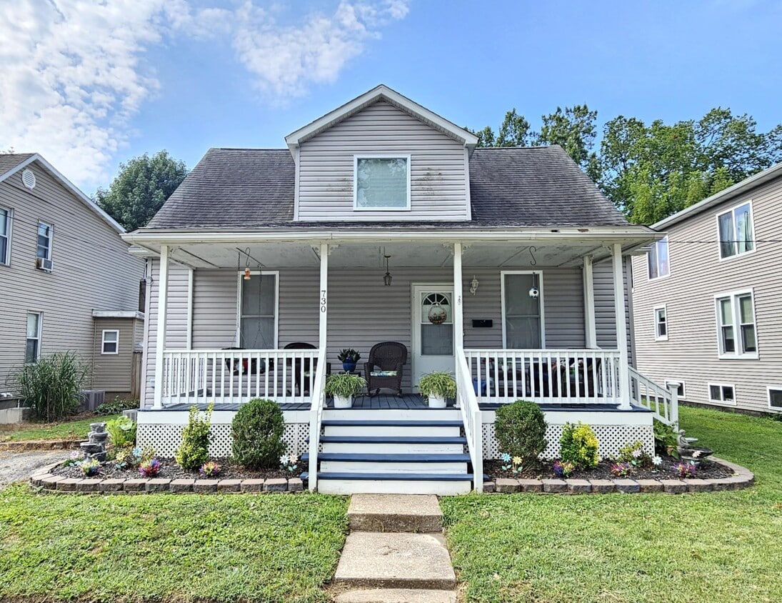 Primary Photo - 730 Maple St