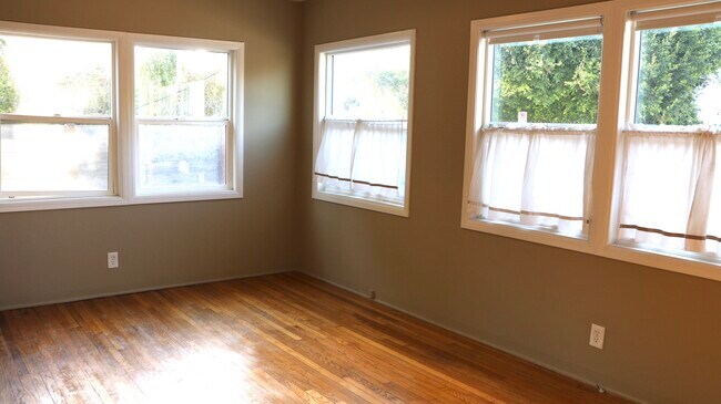 Foto del edificio - 556 Indiana Ave