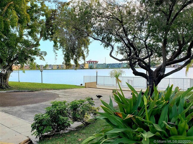 Foto del edificio - 1450 NE 191st St