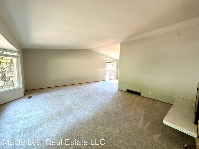 Foto del edificio - 5 br, 3 bath House - 4228 163rd Ave SE