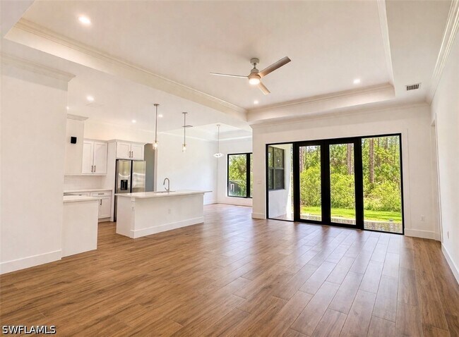 Foto del edificio - 3724 2nd Ave NE