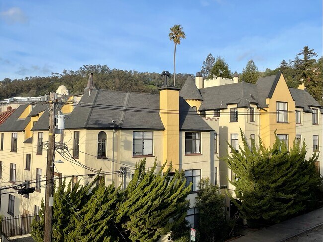 Foto del edificio - 2747 Haste Street