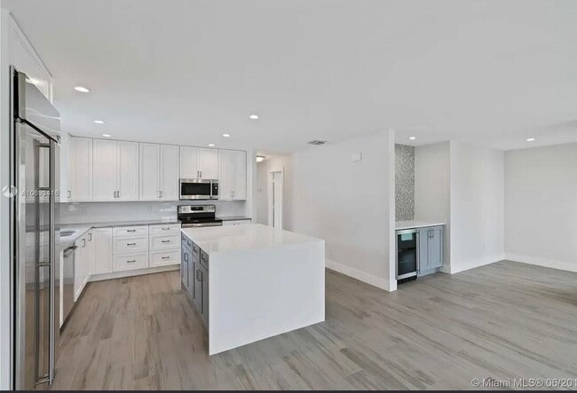 Building Photo - 2539 Wabash Dr