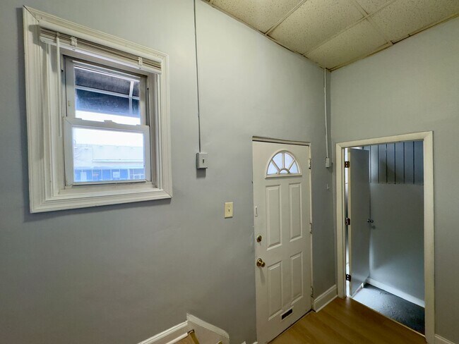 Foto del edificio - 1Bedroom Apartment in Brewer's Hill