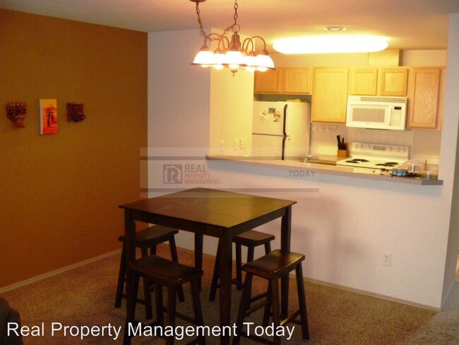 Building Photo - 5936 Merlot Ln SE