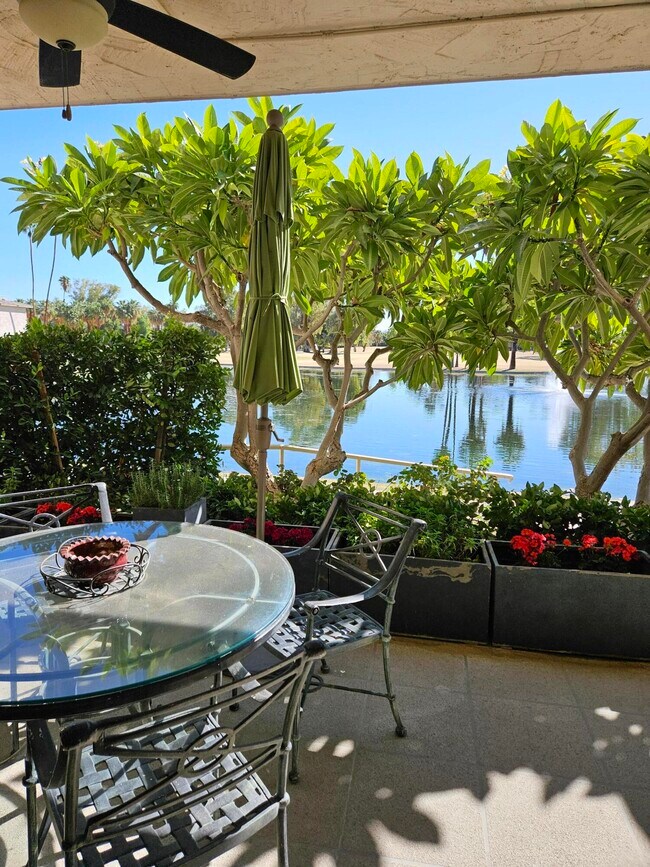 Foto del edificio - 910 Island Dr