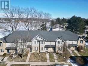 Building Photo - 925 Lawson Rd