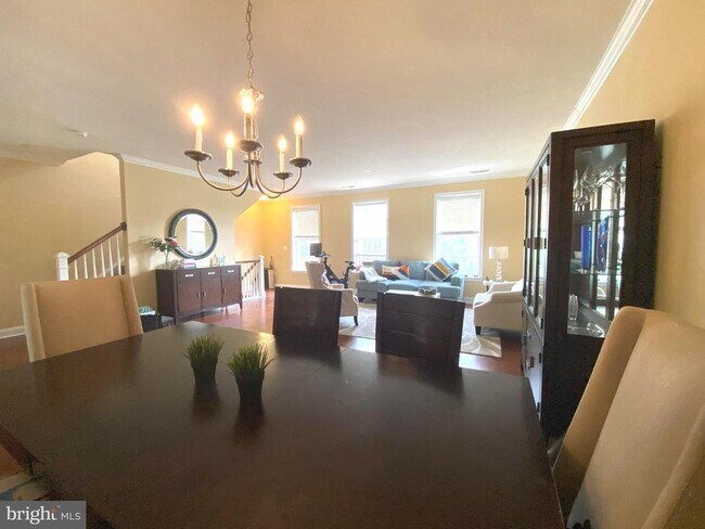 Building Photo - 303 Admirals Way