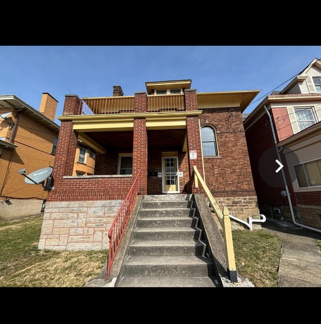 Building Photo - 218 Giffin Ave