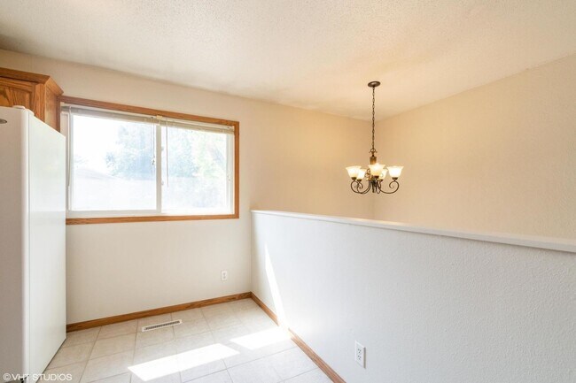Foto del edificio - 635 Meadow Pl
