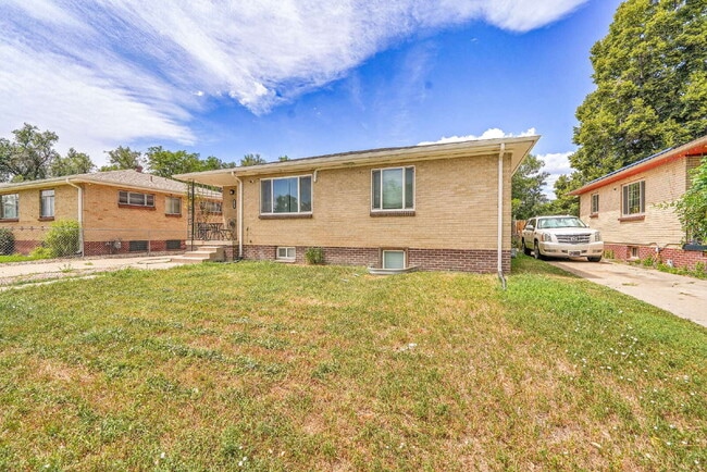 Foto del edificio - $3,195.00, 5 bed, 2 bath located in Denver