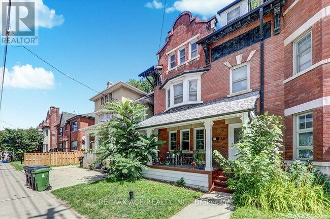 Photo du bâtiment - 173-173 Spadina Rd