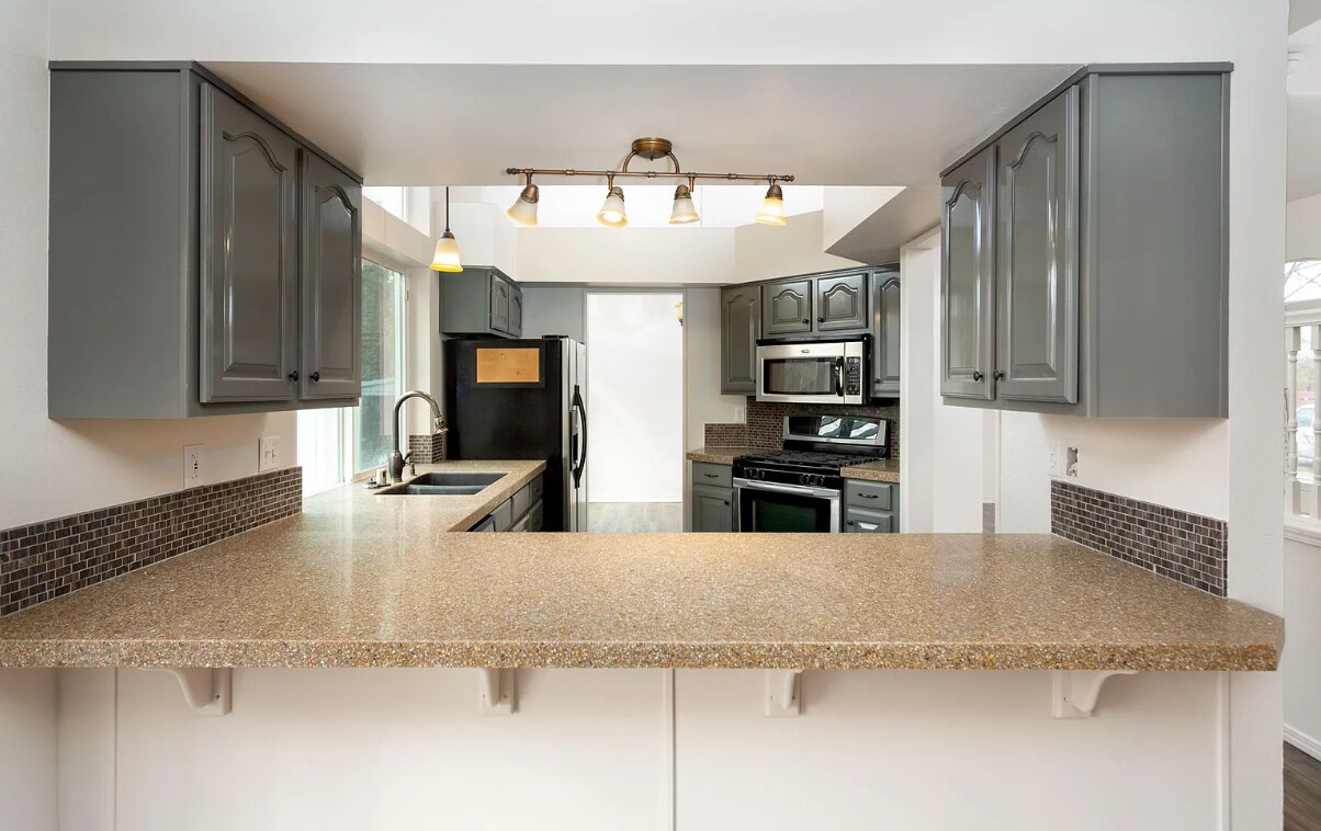 Foto del edificio - 1621 N Harmony Ln