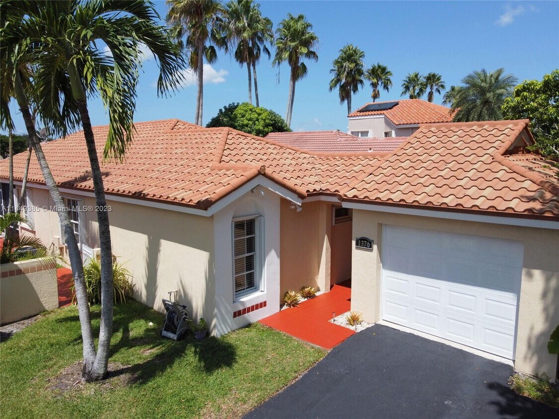 Foto principal - 1376 Garden Rd