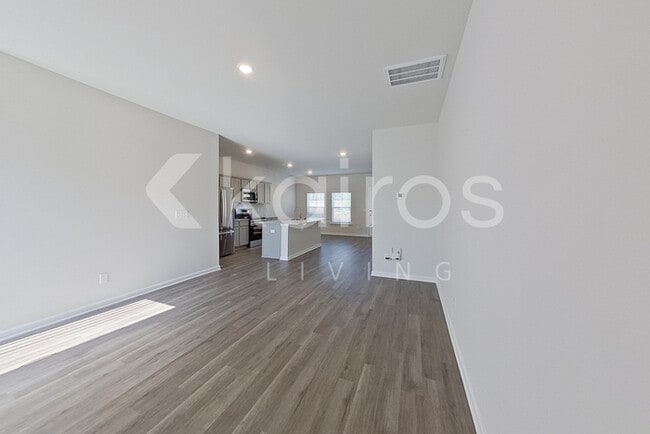 Building Photo - 2453 Banyan Cir