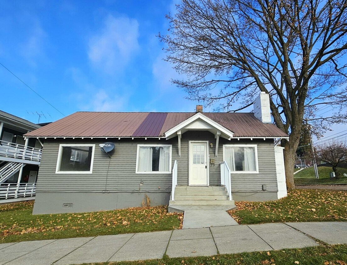 Newly Remodeled Downtown Coeur d'Alene Home House Rental in Coeur d