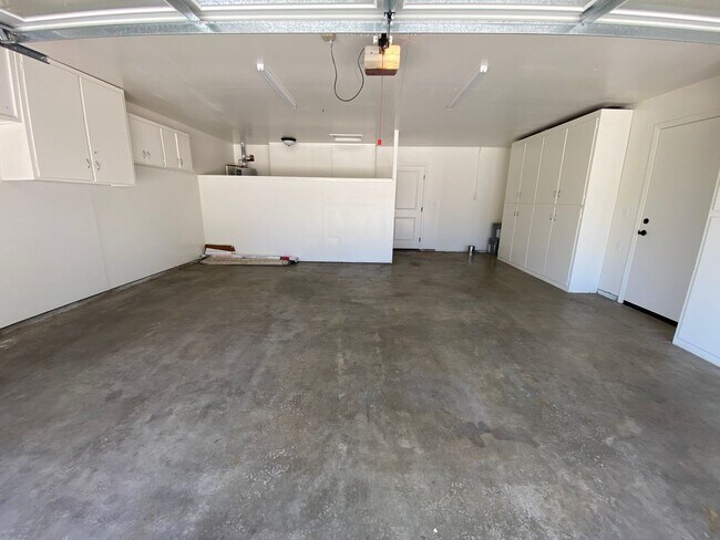 Foto del edificio - Ravishing Green Acres home available now!