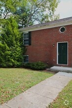Building Photo - 414 Lakeview Dr