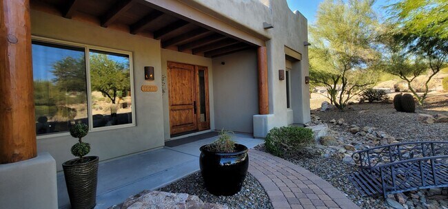 Building Photo - FURNISHED Single Family Home- RATE DISPLAY...